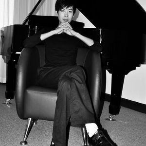 慢慢扎进丰满少妇的肉体
